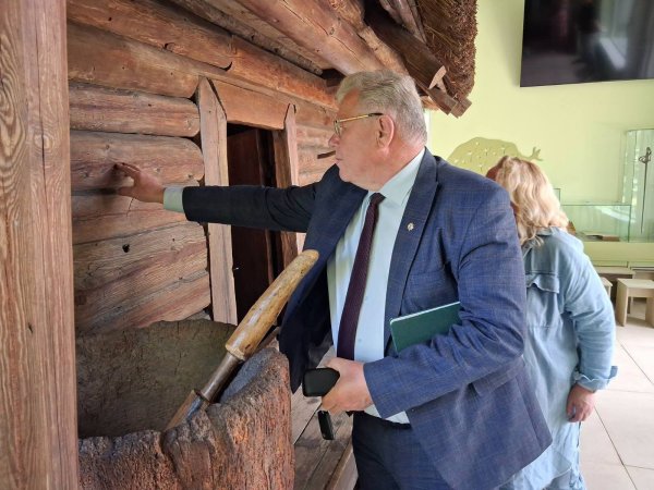 Atgimusi Antano Baranausko klėtelė vėl atveria duris lankytojams!