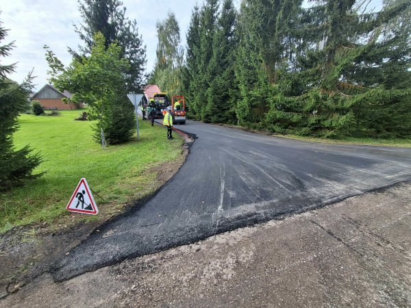 Šiandien vyksta asfaltavimo darbai! 