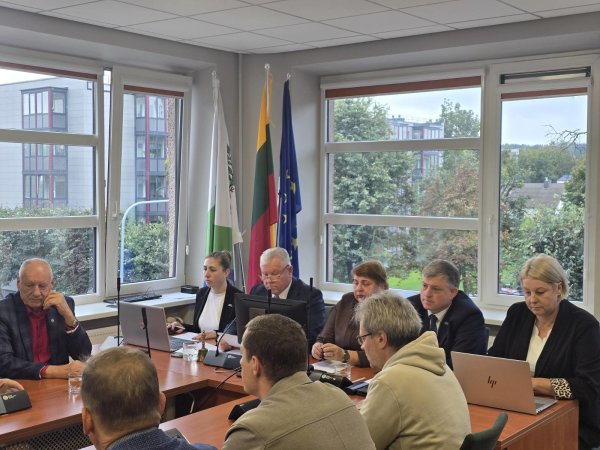 ĮVYKO 52-ASIS ANYKŠČIŲ RAJONO SAVIVALDYBĖS TARYBOS POSĖDIS: DĖMESYS AUDROS PADARINIAMS, BIUDŽETO...